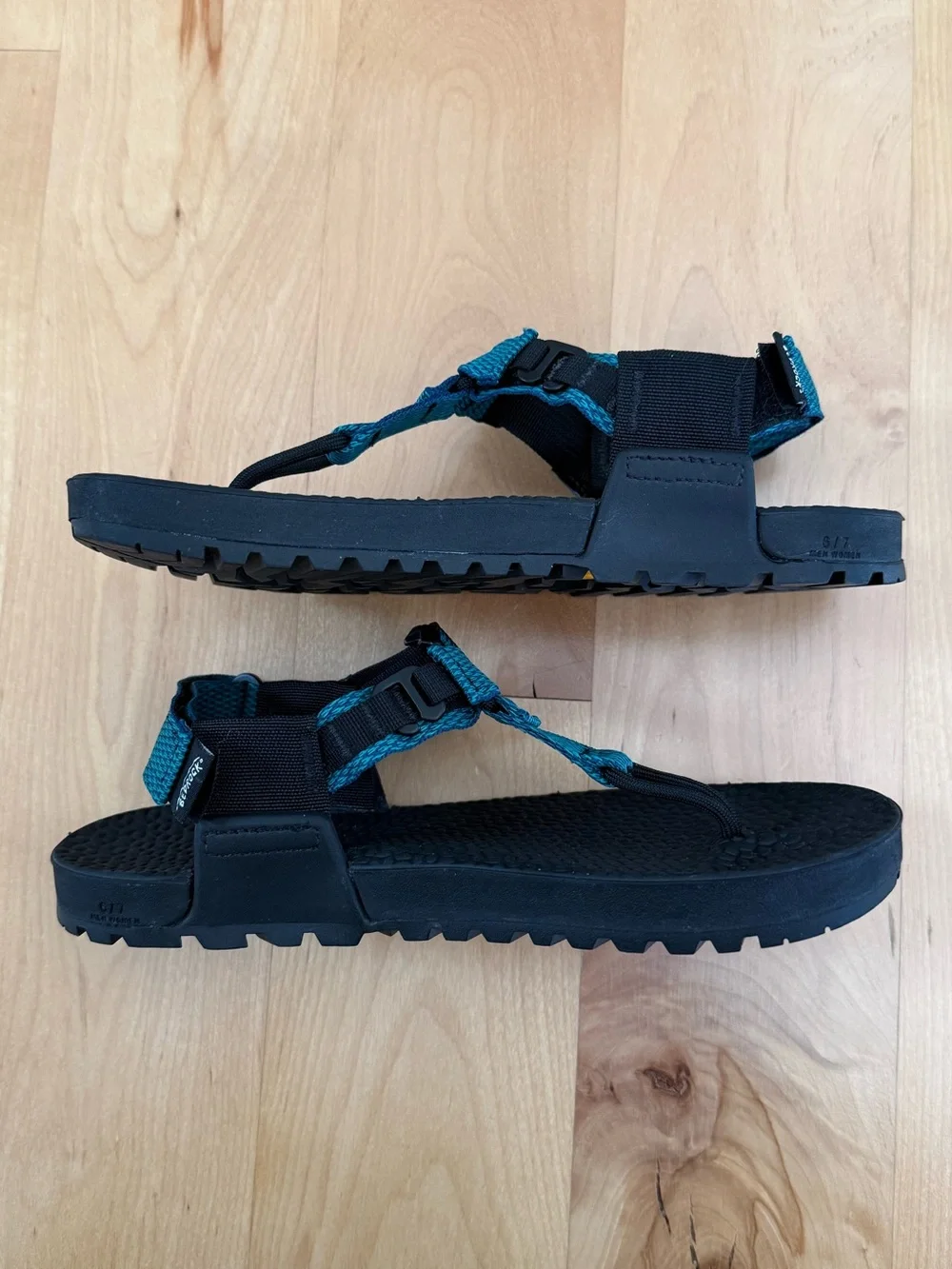 Bedrock Unisex Active Sandal M6 / W7 Cascade Green EUC